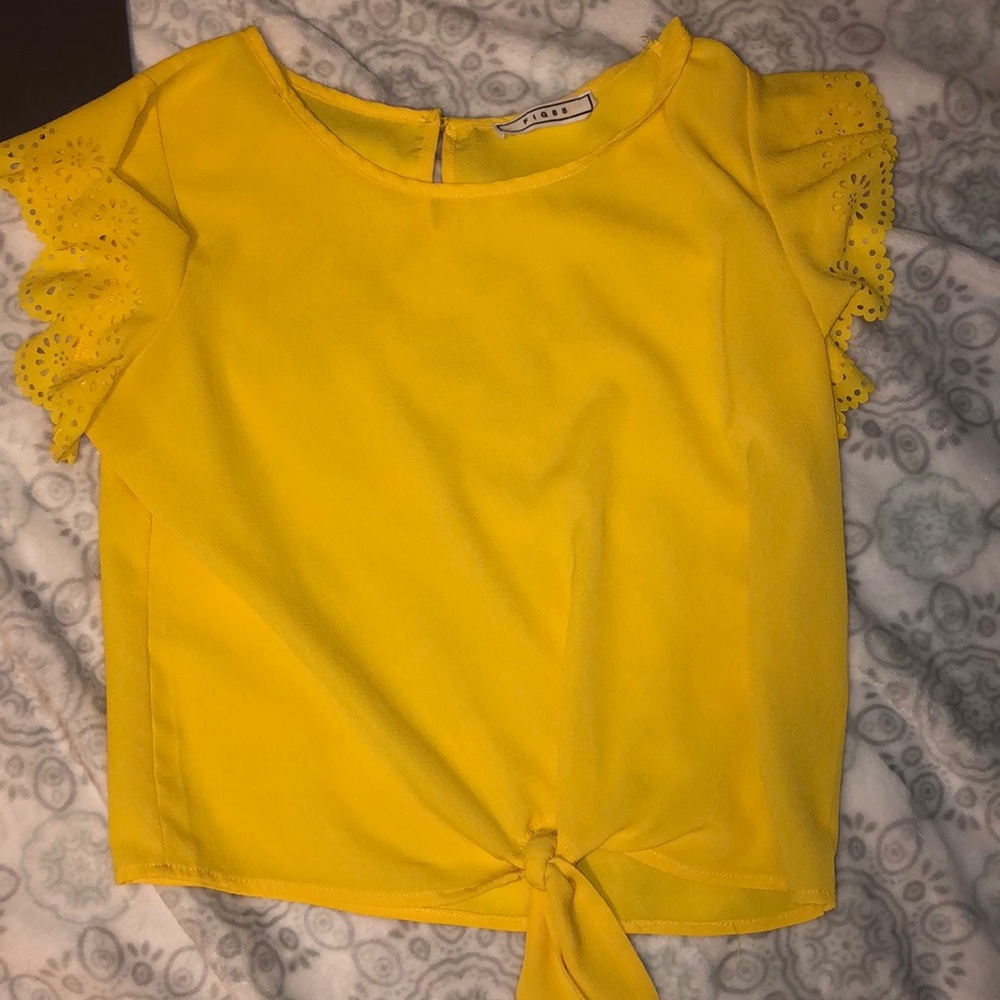 yellow shirt / blouse
